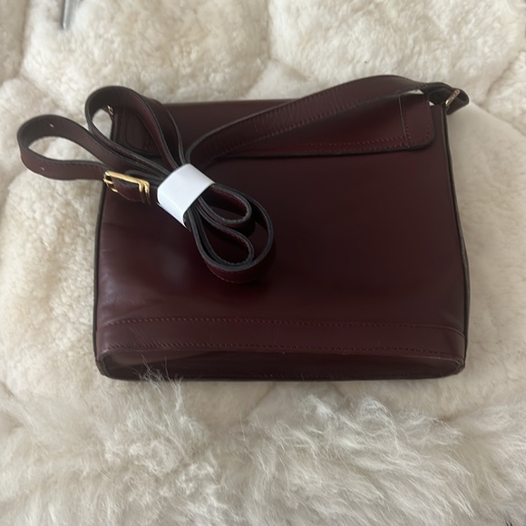 Crossbody - Picture 5 of 11